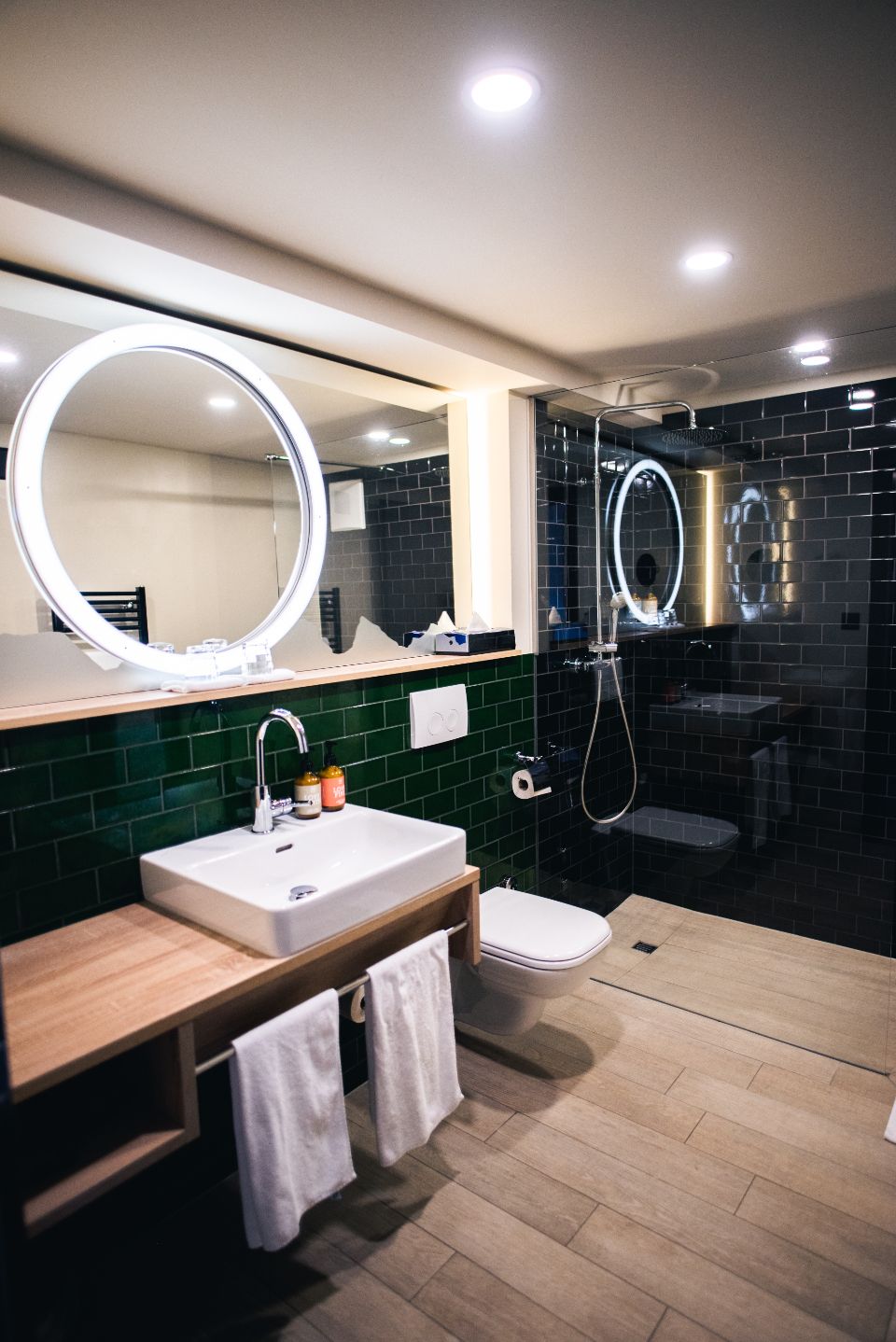 Bathrooms & showers